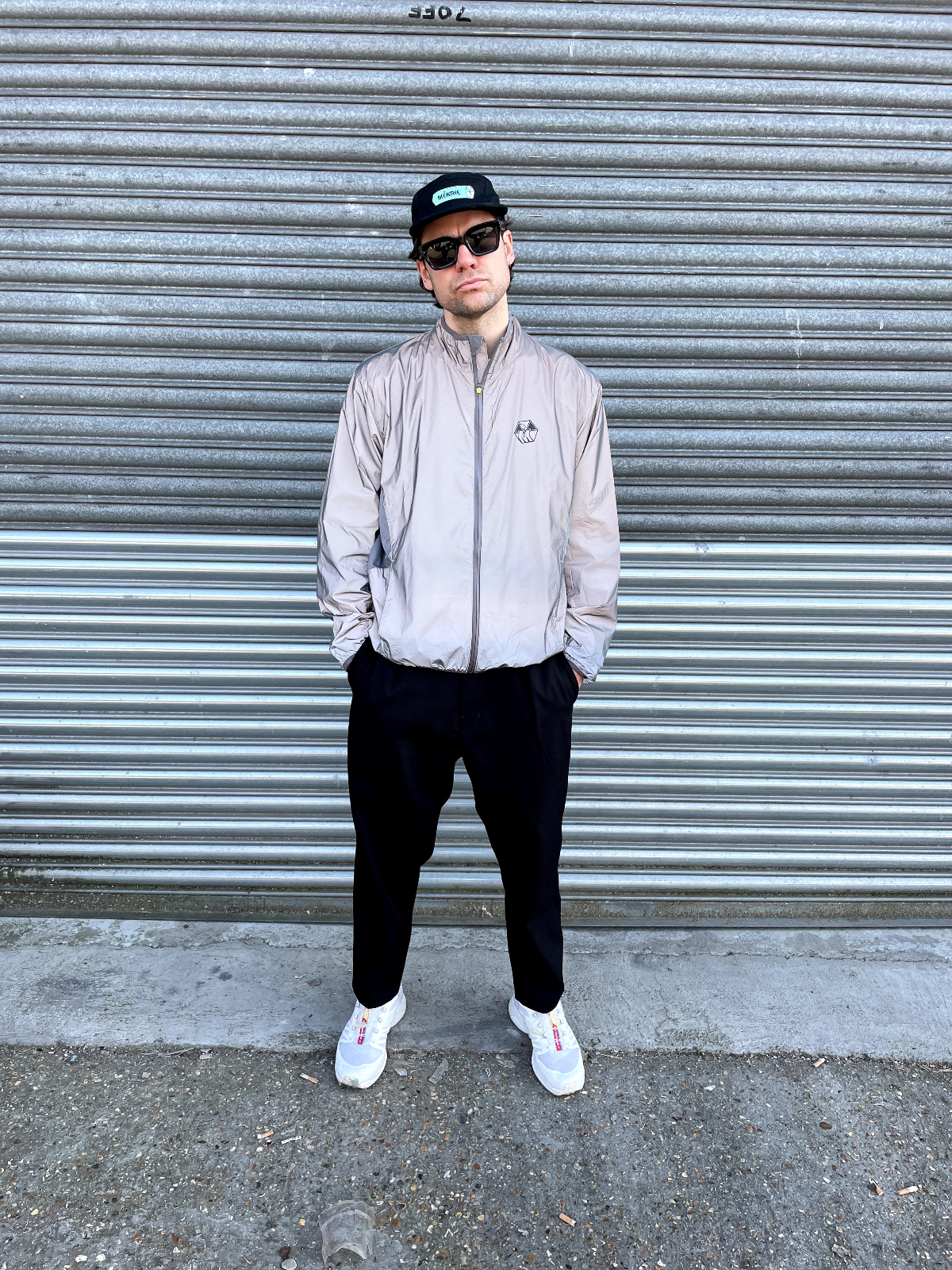 LOUD JACKET.